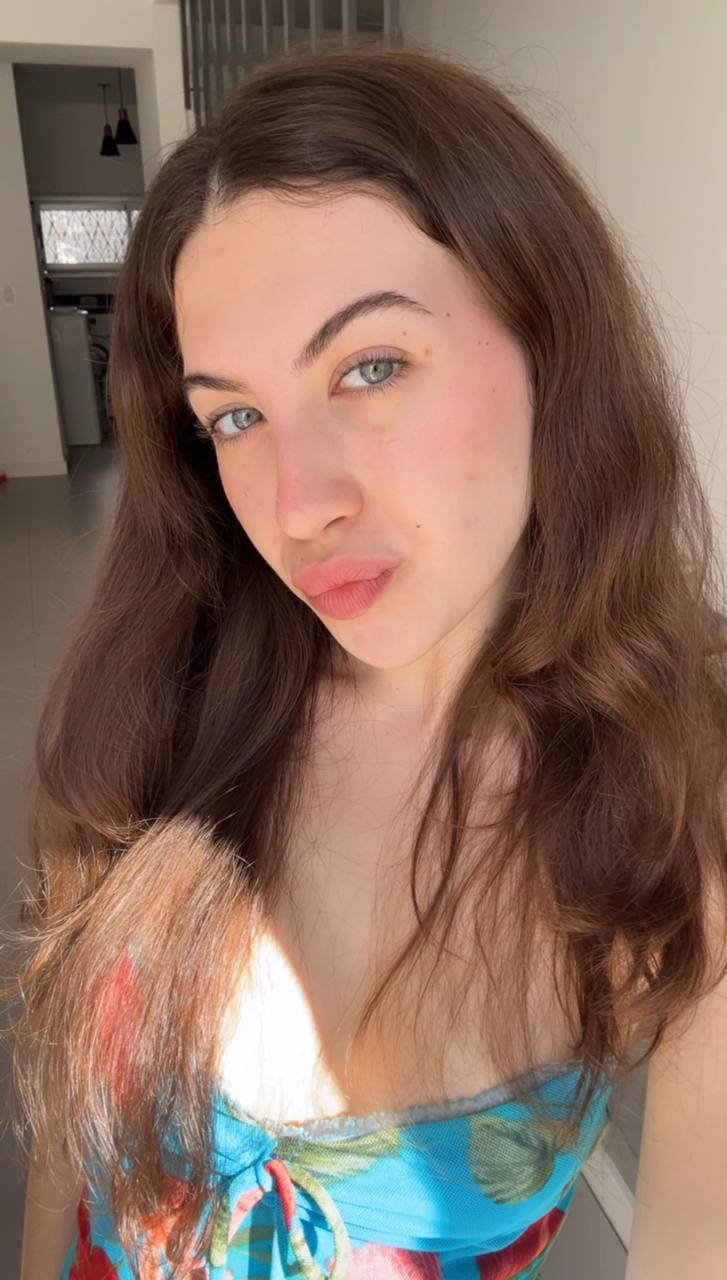 Nude girl Amber in Los Angeles