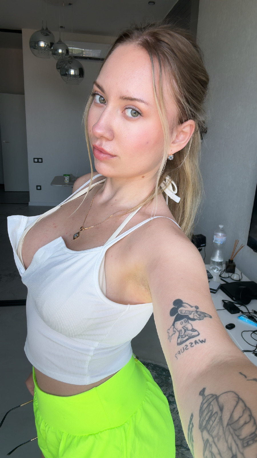 KateV in her underwear in Los Angeles