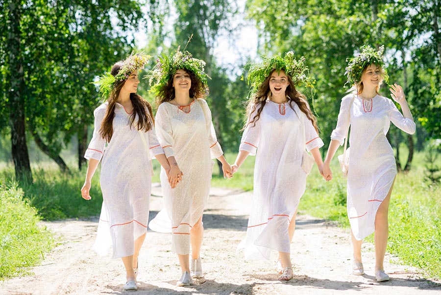 A cozy shot with Slavic girls — straight from Los Angeles