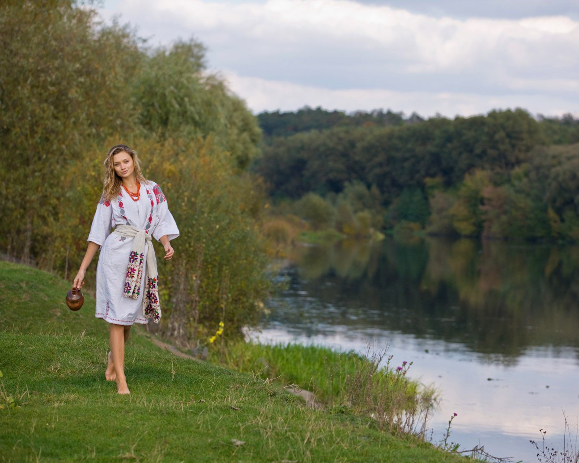 Nude girl Slavic women in Los Angeles