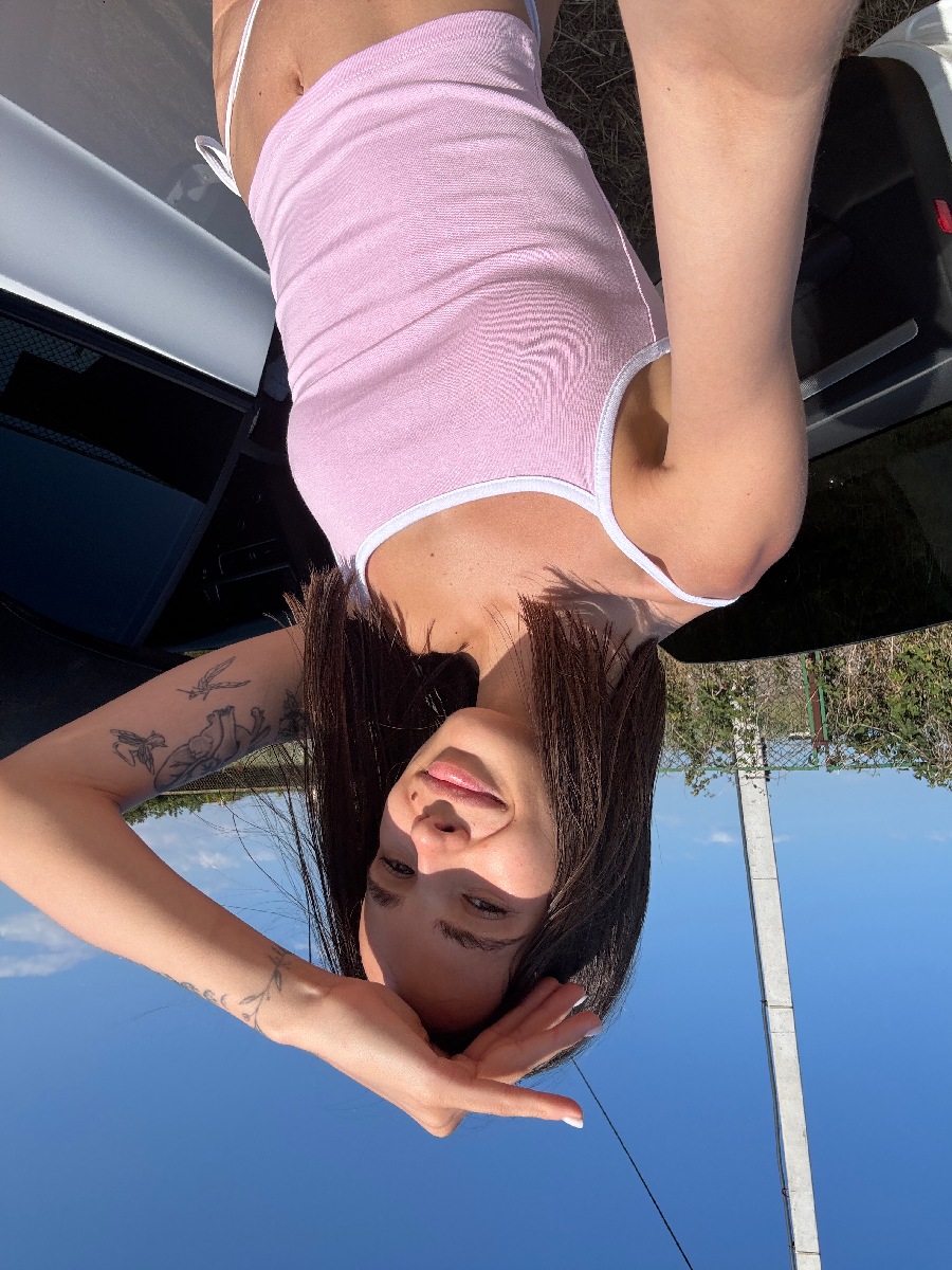 Sexy model Tina in Los Angeles